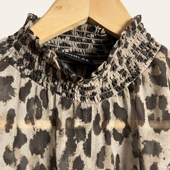 Nicholas Silk Leopard Animal Print Smocked Tie Front Wrap Top Size 4 - Picture 7 of 10